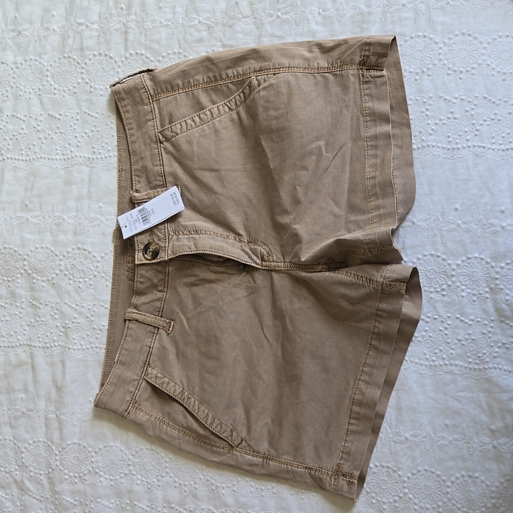 NWT American Eagle tan shorts